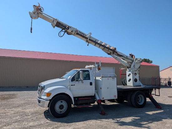 2008 Ford F-750 Digger Derrick