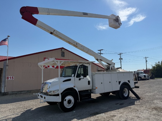 2002 International 4300 SBA Bucket Truck
