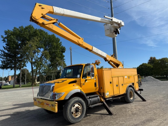 2003 International 7400 Bucket Truck