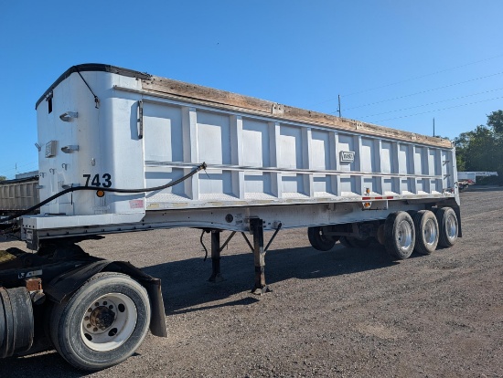 2004 East Dump Trailer w/ Liner