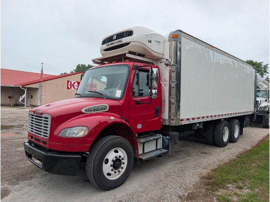 2016 Freightliner M2106 Reefer Truck