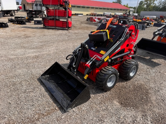 Future FT323TZ Wheel Mini Skid Loader