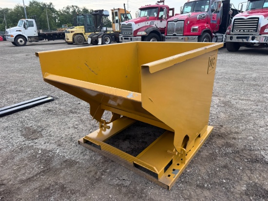 KC 2 Yard Self Dumping Hopper w/ Fork Pockets