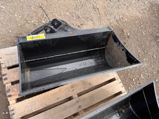 Future Mini Excavator 24" Tilting Bucket