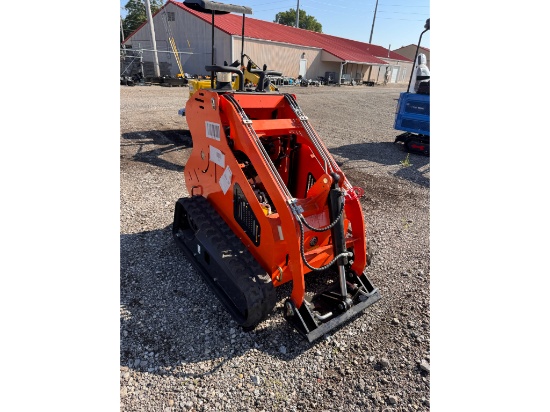 Bison Tek BT305 Mini Skid Steer