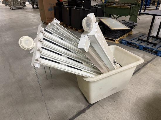 Fluorescent Strip/Shop Lights & Rolling Tub
