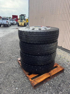 (4) 275/80R24.5 w/ Aluminum Rims