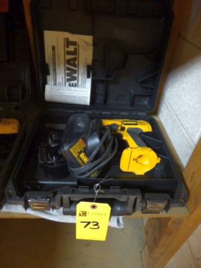 Dewalt DW972 3/8" VSR Cordless Drill, 12V w/Battery & Charger (Battery Not Working)  (Lot)