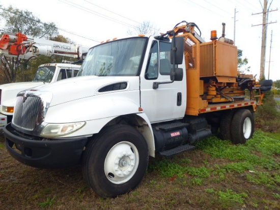 2004 International 4300 Single Axle Digger Derrick Truck