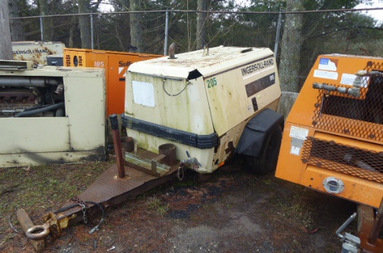 1999 Ingersoll Rand Tow-Behind Air Compressor