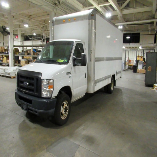 2010 Ford E350 Super Duty 16’ Gas Box Truck