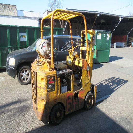 Towmotor Forklift