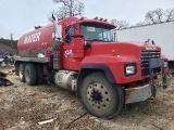 1999 Mack RD688S Tandem Axle Water Truck