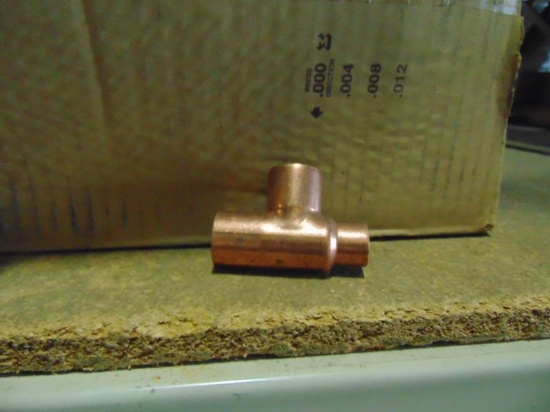 Copper Reducing Tee Fittings, 3/4" x 1/2" x 3/4" (125 Each)