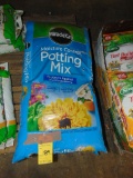 Miracle Gro Potting Soil (3 Bags)