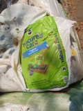 Miracle -Gro Organic Raised Bed Soil (42.4 Cubic Ft. Per Bag) (48 Bags)