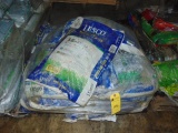 Lesco Weed & Feed, Asst. (50 Lb.)  (11 Bags) (As Is)