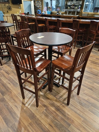 Round Top Pub Table, 24" w/(4) Wood Barstools (Set)