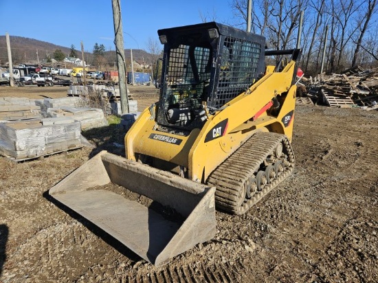 Caterpillar Skid Steer Loader, Rubber Track w/ Bucket