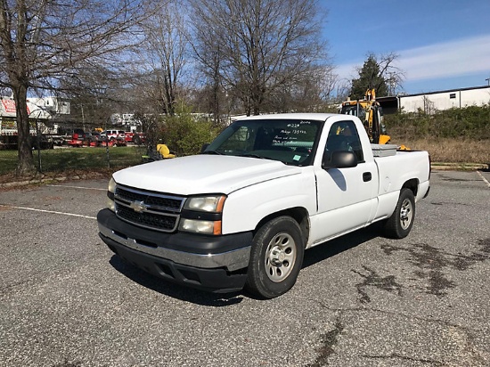 2006 Chevrolet C1500 Pickup Truck Runs & drives, minor body damage