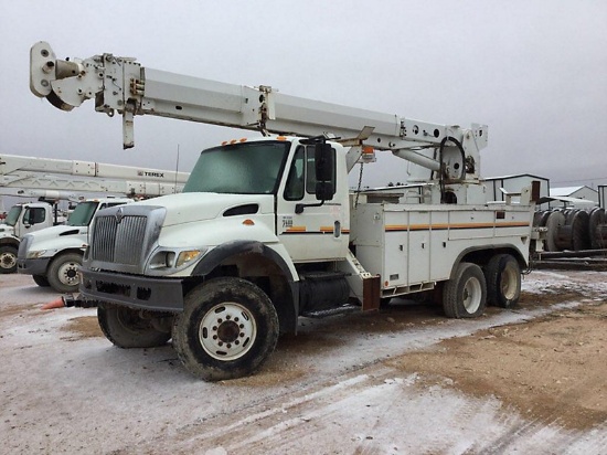 Altec D3060-TB, Derrick rear mounted on 2007 International 7400 6x6 Utility Truck not running or ope