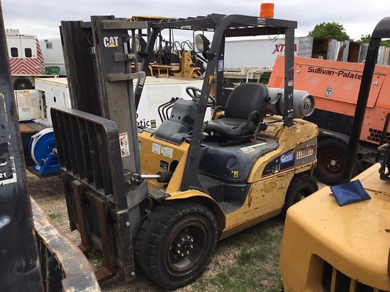 Caterpillar P6000 Rubber Tired Forklift runs & operates, tank not included