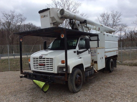 Altec LRV-55, Over-Center Bucket Truck mounted behind cab on 2006 GMC C7500 Chipper Dump Truck start