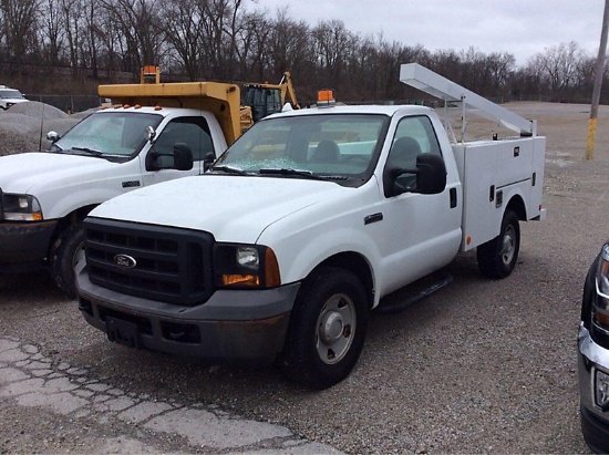 2006 Ford F350 Service Truck runs & drives