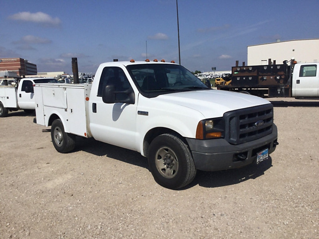 2006 Ford F250 Service Truck Runs Drives Check Engine Light On Abs Light On Commercial Trucks Service Utility Trucks Service Trucks Online Auctions Proxibid