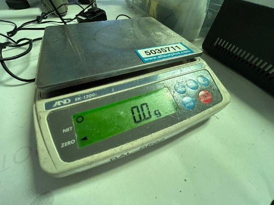 AND Laboratory Balance