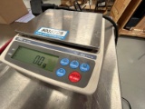 AND Laboratory Balance