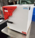 Binder FD 53-UL Laboratory Oven