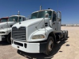 2012 MACK CXU (PINNACLE)