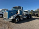 2015 KENWORTH T800 DAYCAB