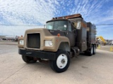 1982 MACK RD685S HOTOILER