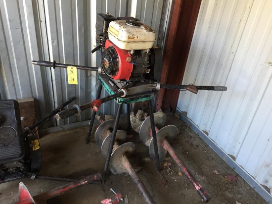 GROUND HOG EARTH DRILL 2-MAN GAS POWERED AUGER, 5HP. (2) AUGERS