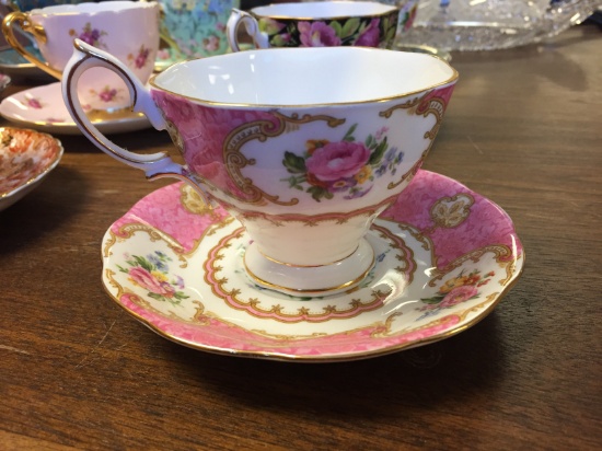 ROYAL ALBERT "LADY CARLYLE TEA CUP & SAUCER, 855022