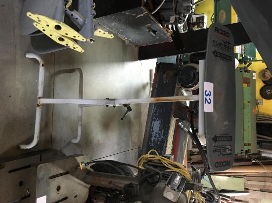 RIDGID FLIP-TOP OUTFEED TABLE