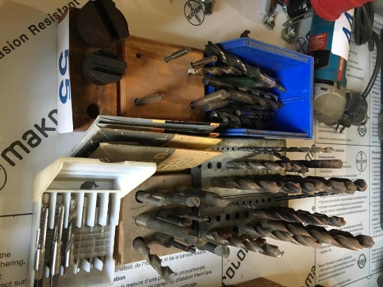 LOT OF DRILL BITS