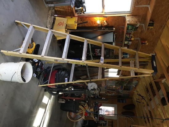 DAVIDSON 8' FIBERGLASS STEP LADDER