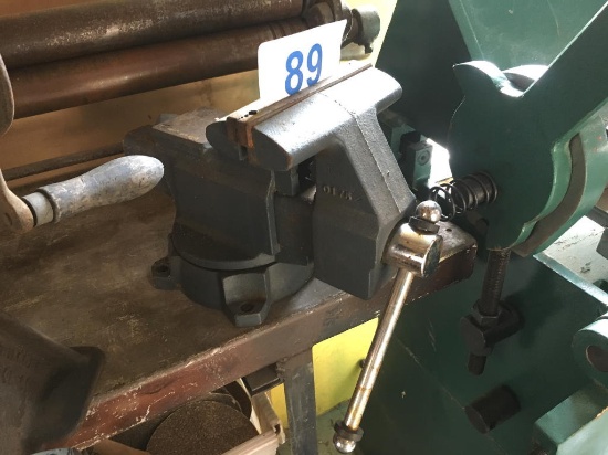 BENCH VISE