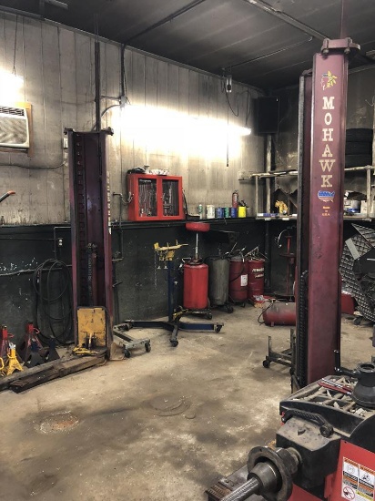 MOHAWK 2-POST 7,000LB AUTOMOTIVE LIFT, MODEL: A-7, S/N: 9303320