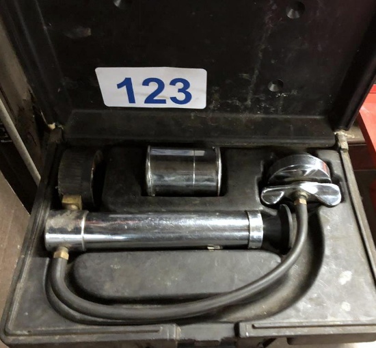 SNAP-ON SVT-262 COOLING SYSTEM TESTER
