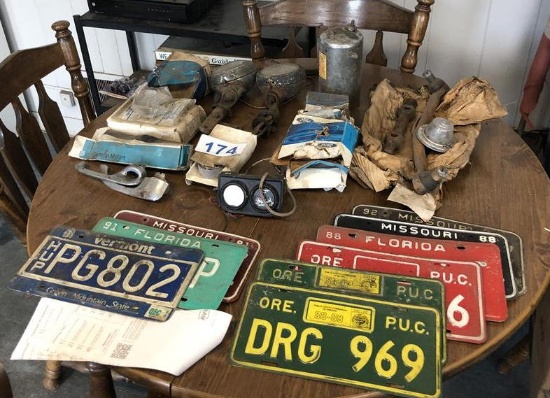 COLLECTIBLE LICENSE PLATES & CAR PARTS