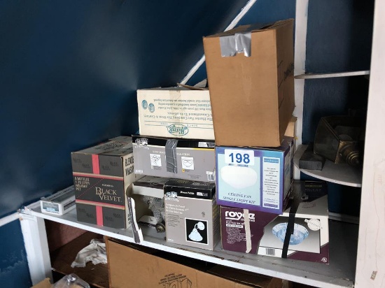 ASSORTED LIGHT FIXTURES