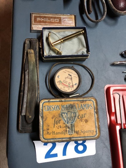 ANTIQUE COLLECTIBLES