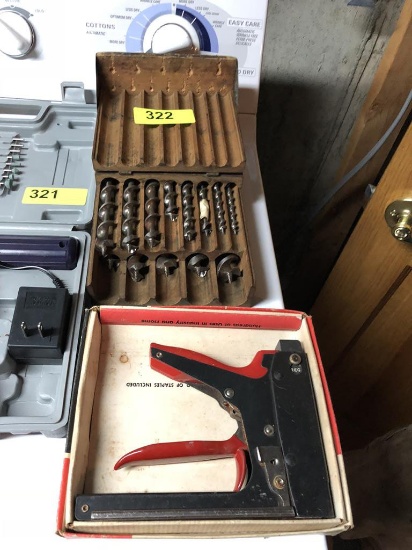 WOOD DRILL BITS & STAPLE GUN