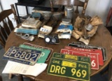 COLLECTIBLE LICENSE PLATES & CAR PARTS