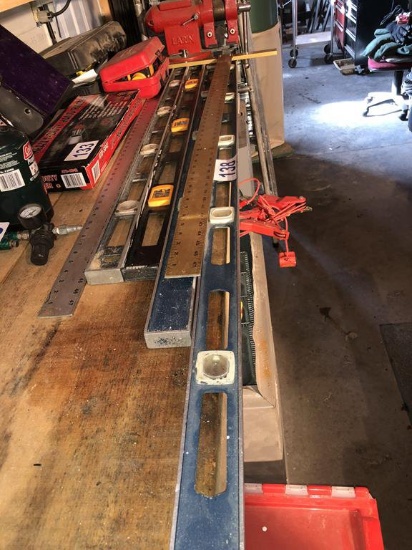 LOT OF (4) 4' & 6' LEVELS, (2) T-SQUARES