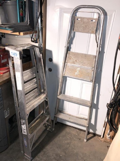 ALUMINUM 4' UTILITY LADDERS